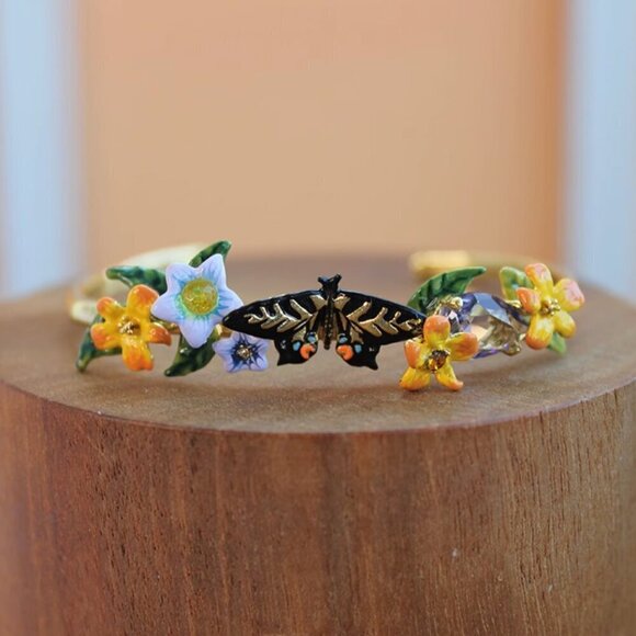 Les Nereides Butterfly, Flower GOLD TONE BRACELET - Picture 1 of 2